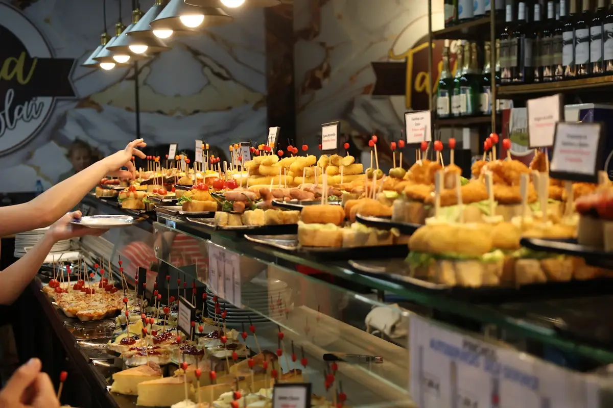 Un bar de barrio con cocina de mercado